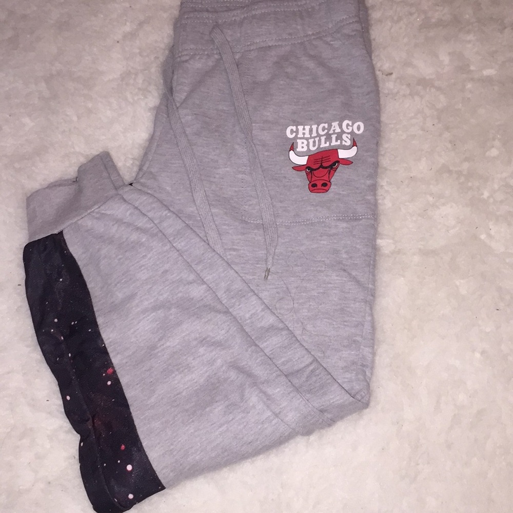 Large Chicago bulls joggers